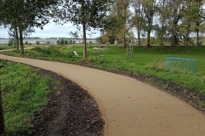 KoMex Gelb verleiht dem Oude Koedijk in Enkhuizen eine neue Qualität